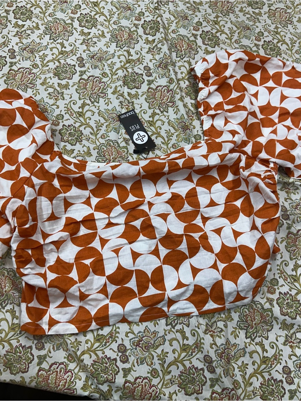 Boohoo Plus Orange & White Geometric Puff Sleeve Crop Top